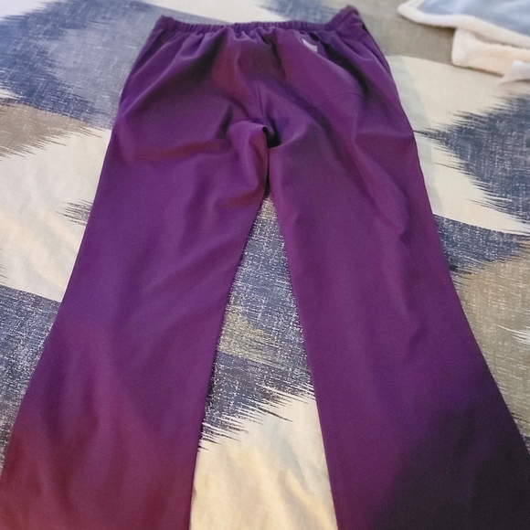 Cherokee Scrub Bottoms - Picture 4 of 7